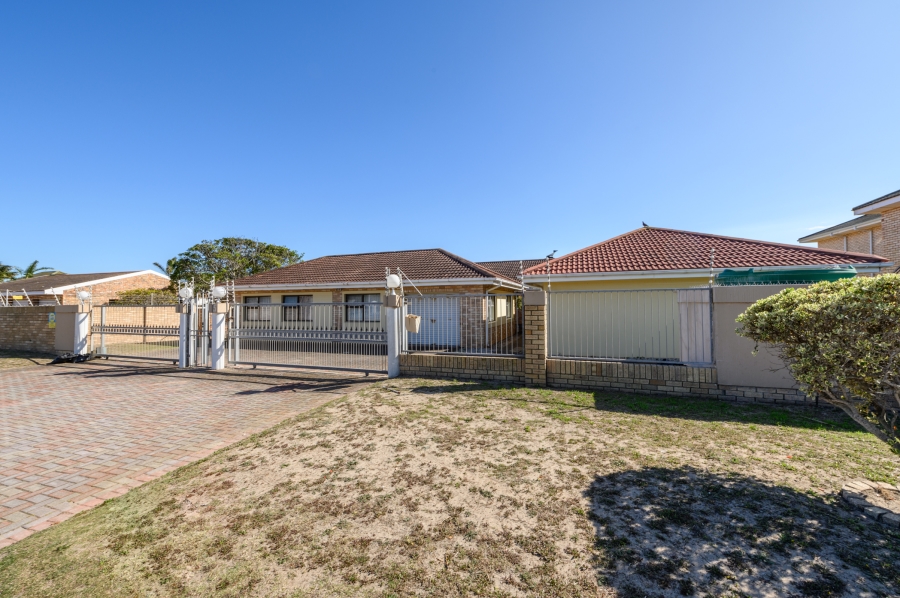 15 Bedroom Property for Sale in Summerstrand Eastern Cape
